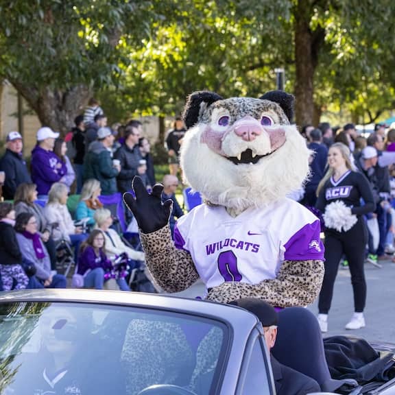 Willie Wildcat Homecoming Parade