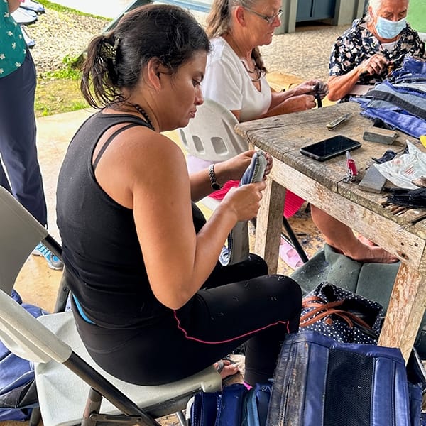 Costa Rica Mollejones workers deconstructing seats